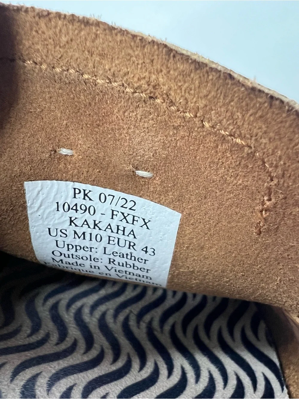 OluKai Kakaha Men’s Sz 10 Brown Leather Casual Comfort Slip On Loafers Shoes.